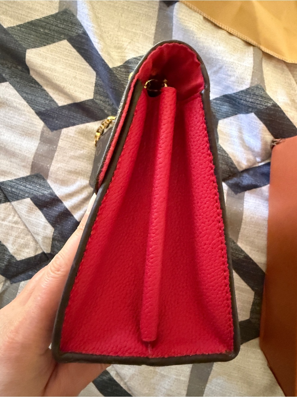Louis Vuitton Monogram Shoulder Bag with Fuchsia Front Pocket and Gold Chain - Picture 16 of 16